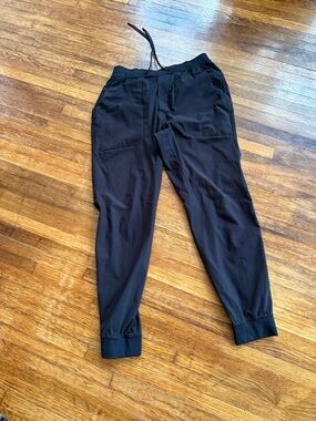 Men's Black LuluLemon pants - Comfortable Everyday Wear